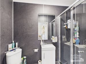 Ensuite- click for photo gallery